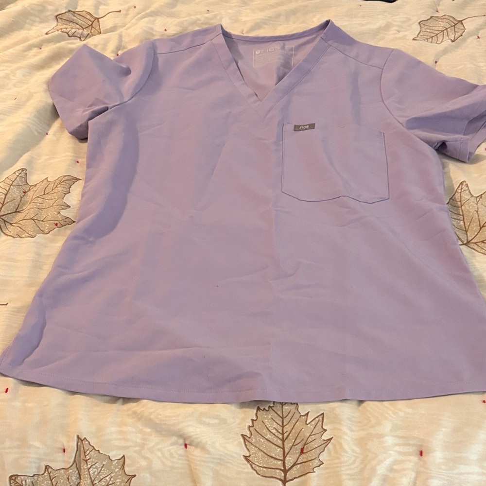 Figs scrub top